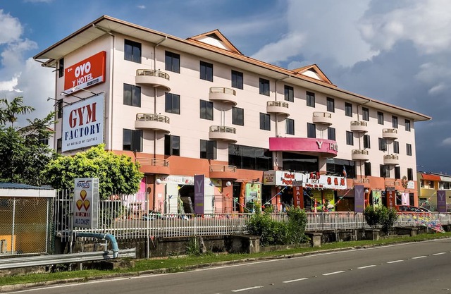 OYO 564 Y Hotel