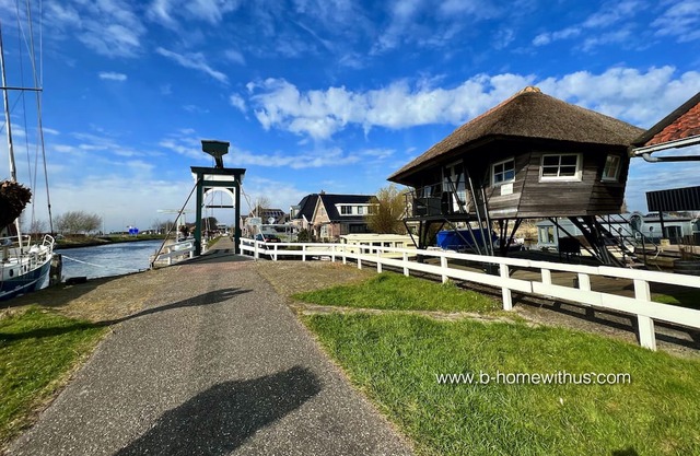 Idyllic holiday home in a beautiful location in a small harbor, Wifi