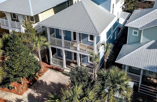 99 FIVE STAR REVIEWS! Rhapsody in Blue... Second home not just a rental!
