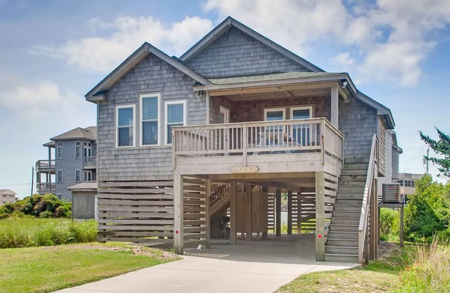 On Special - Charming cottage attractively decorated at the beach!