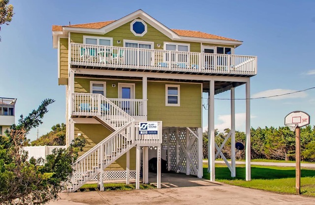 On Special - Oceanview in Rodanthe-Relax at Pool, Hot Tub, Game Room, Pier Pass,