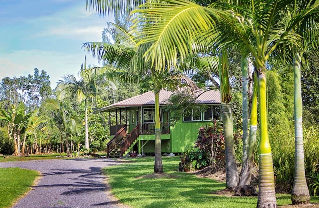 Secluded garden bungalow in the jungle