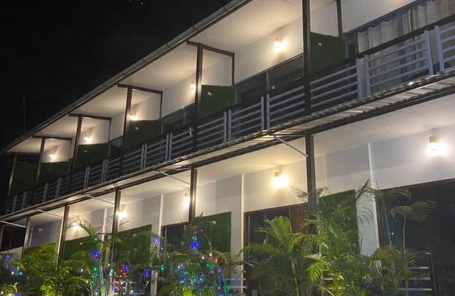 YogiTree Beach Resort & Cafe