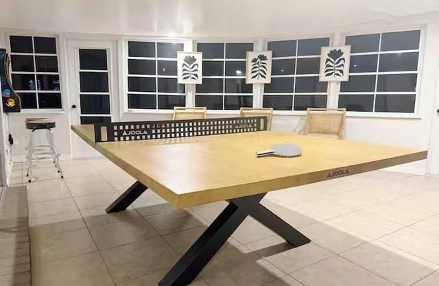 Spacious Family Home w Pool