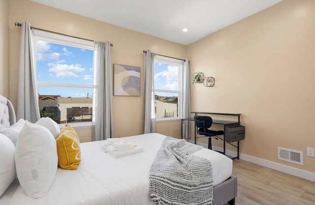 2BR 2BA in Excelsior District w Parking