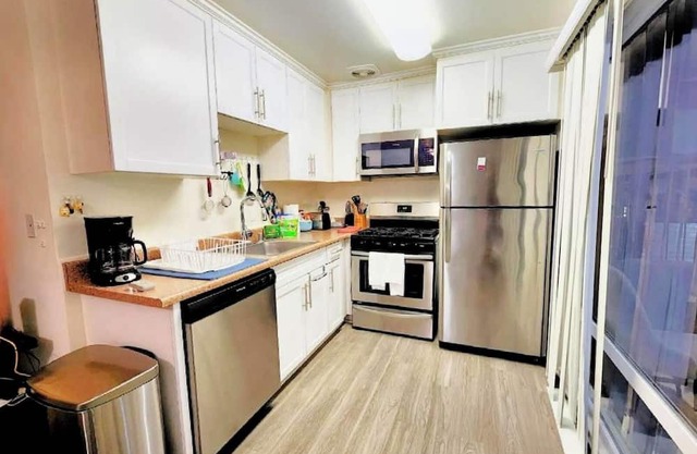 Chic & Cozy 2BR at Westpark Luxe – Complimentary Parking