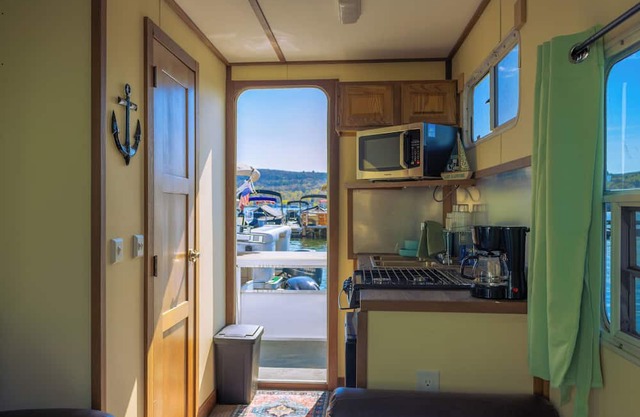Houseboat Paradise Vacation