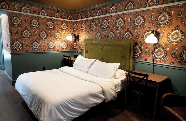 The Gas Lamp Hotel