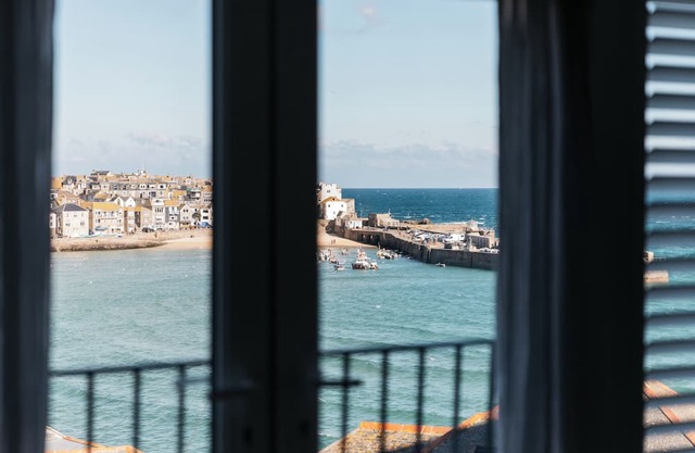 Harbour View House