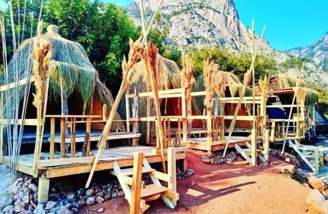 CALIENTE BUNGALOWS