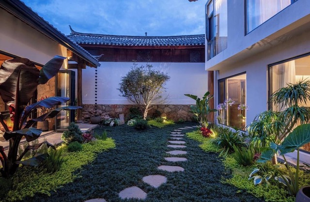 37 Courtyard Baisha Ancient Tow