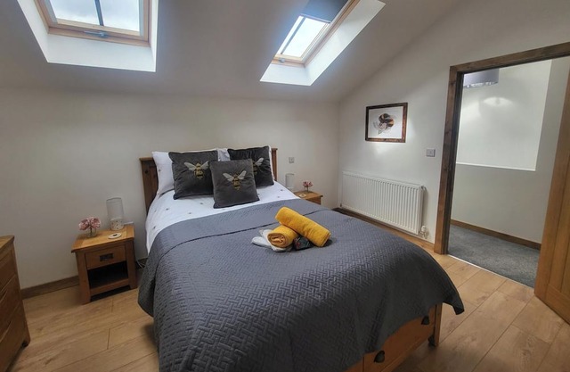 3 Bedroom Cottage - Hot Tub,
