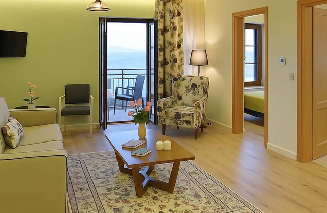 Arktos Hotel Deluxe Suite With Lake View