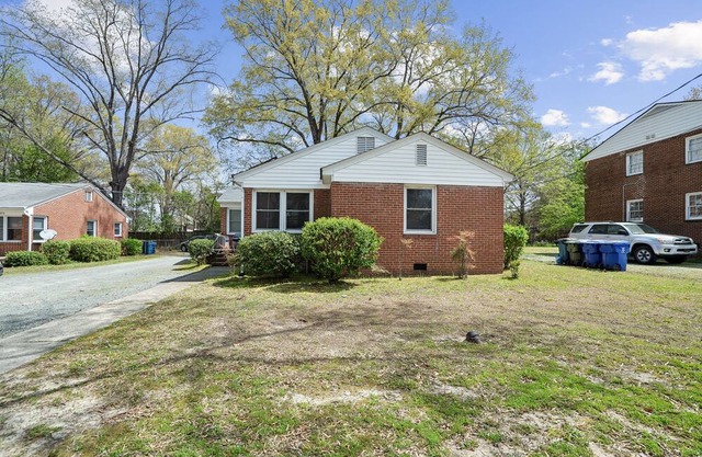 Buchanan 2br At Duke East Campus 2 Bedroom Apts by Quantum Suites