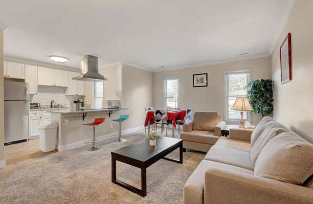 Tiger Lilly - Duke & Downtown 2 Bedroom Apts by Quantum Suites