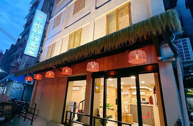 Cat Tail Pocket Inn ximen
