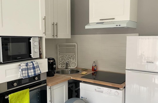 Holiday Home 'Menoua' with Mountain View, Wi-Fi and Air Conditioning