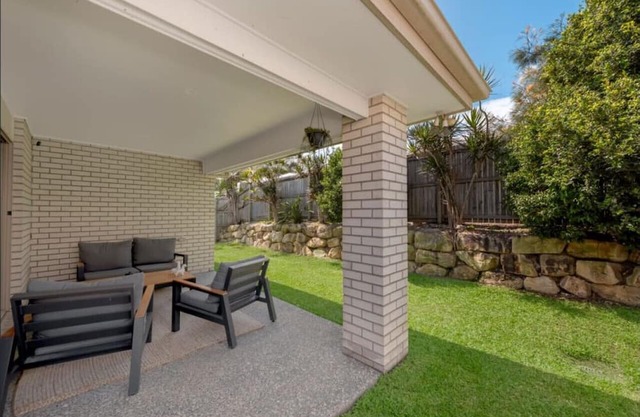 Comfy 5bdr 2Bth Gold Coast Home