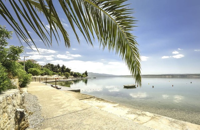 Stunning private villa for 6 guests with WIFI, A/C, TV, terrace and parking