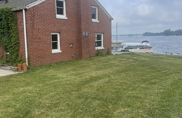 North Webster, IN lake front on all sports Webster Lake.