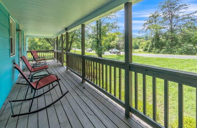 NEW LISTING! The Road House (2-Bedroom Cabin) - Pets Allowed by RedAwning