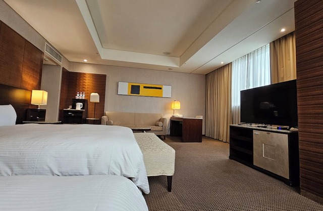 Via Hotel Breeze