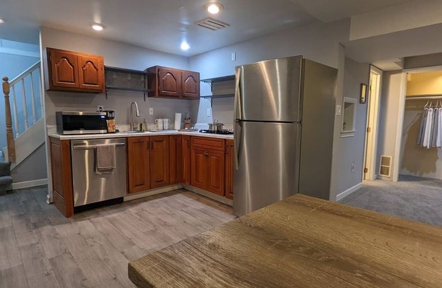 This duplex is a 1 bedroom(s), 1 bathrooms, located in College Park, MD.
