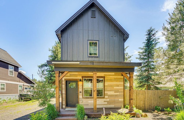 Charming Donnelly Home - 1 Mi to Lake Cascade!