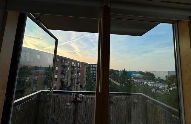 3rd floor Cozy Flat in the Heart of Tennis and Football in London!