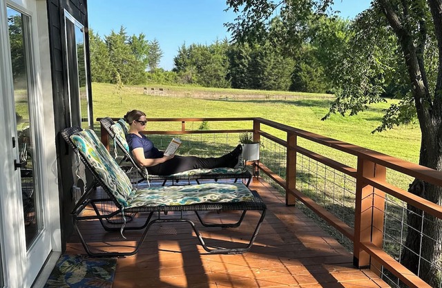 Boho Serenity Cabin-Trees, Pond, Acreage;1 mi. Lake Ray Hubbard,5 mi. Lake Lavon