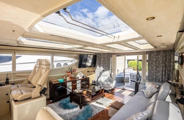 Livin La Bella Vita-Luxury Yacht -Ace Location