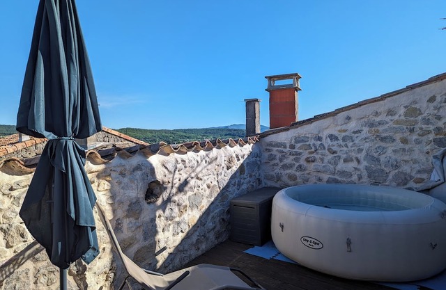 Maison en Pierre Avec Terrasses