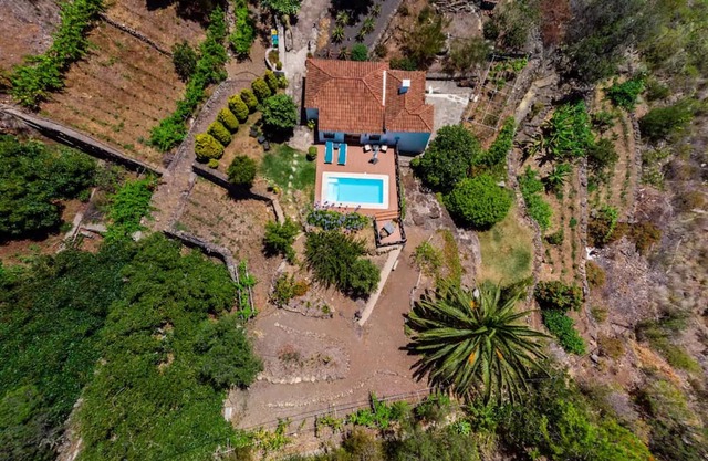 Holiday Home 'El Lomito' with Sea View, Wi-Fi and Air Conditioning