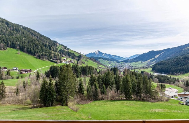Apartment 'Landhaus Sonnenzauber Sonnenschein1' with Mountain View, Balcony and Wi-Fi
