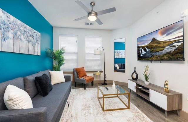 Luxurious Lakeside Retreat: 1BD Pool & Gym