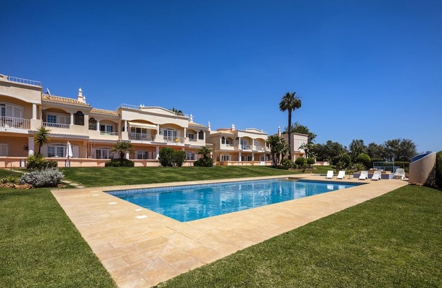 Apartment 'Casa Costa' with Shared Pool, Wi-Fi and Air Conditioning