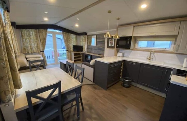 Thameside 6 Sleeper
