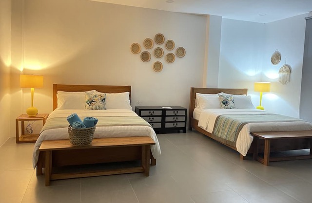 Large Beachfront Private room (only room) in a Private Luxury Beachfront Villa