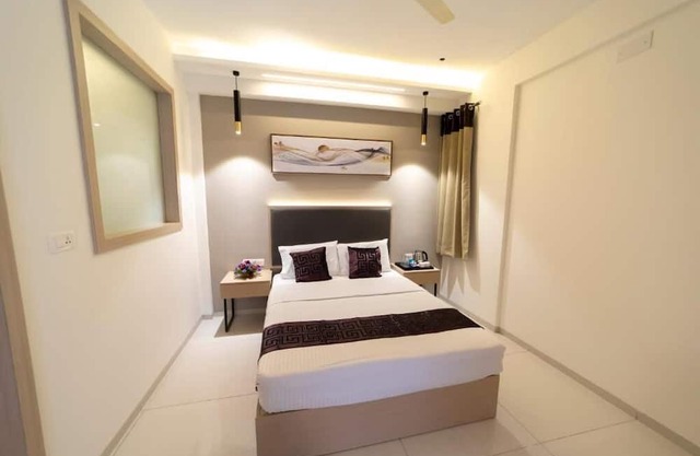 Collection O Hotel Metro Park