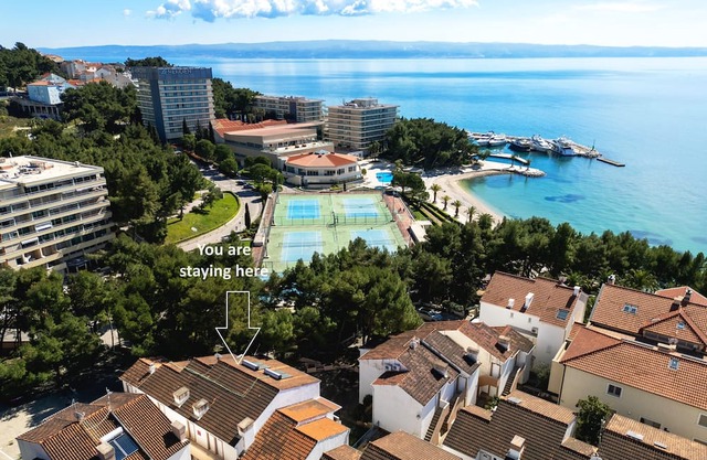 Close to the beach, Free parking, Air-conditioned, Next to 5-star hotel.