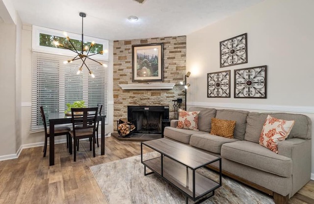 Laurelwood 24 with Wintergreen Advantage
