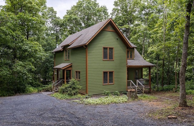 Hemlock Hideaway with Wintergreen Advantage