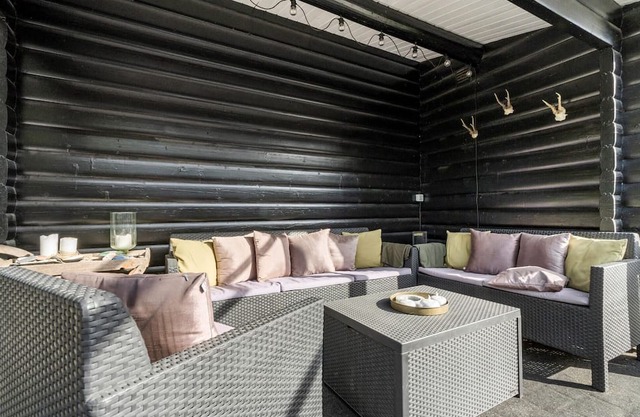 Look forward to a wonderful holiday in this well-equipped house with beautiful surroundings.