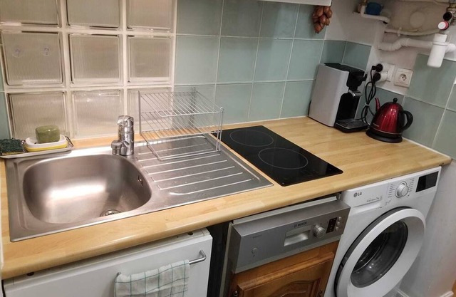 Charming Parisian flat with parking - at the foot of La Villette