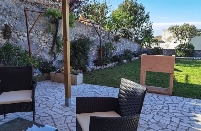 The Lovers' Lair, delightful house with garden in the magical historic center