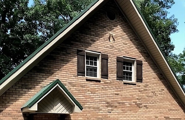 Chalet Lake Home with Views, Outdoor Decks and Large Swim Dock Sleeps 8-10