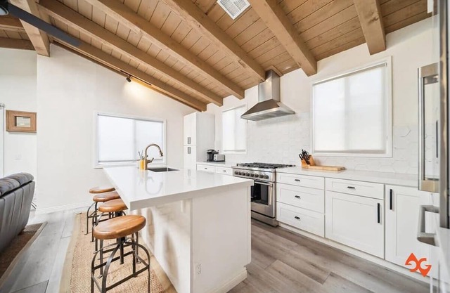 Remodeled Beachy Bungalow 500 Feet from the Sand