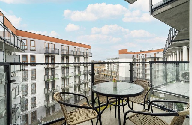 Modern Studio Niemena by Renters