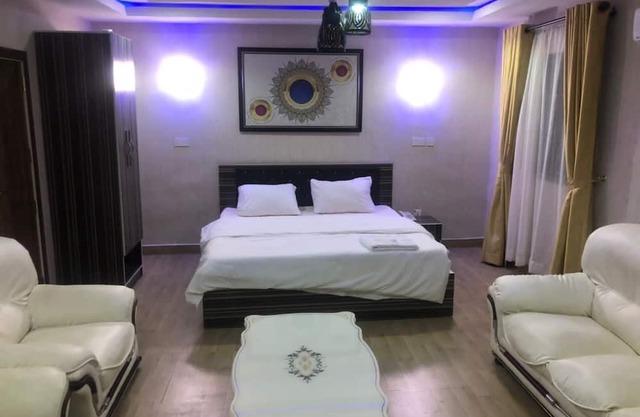 D Royale House