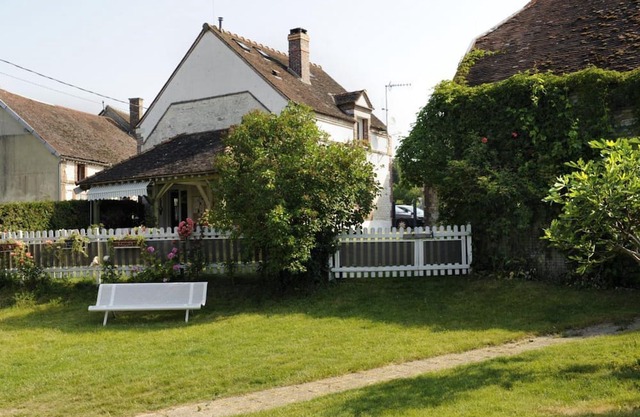 Cottage 'La Salle De Danse' with Private Terrace, Wi-Fi and Air Conditioning